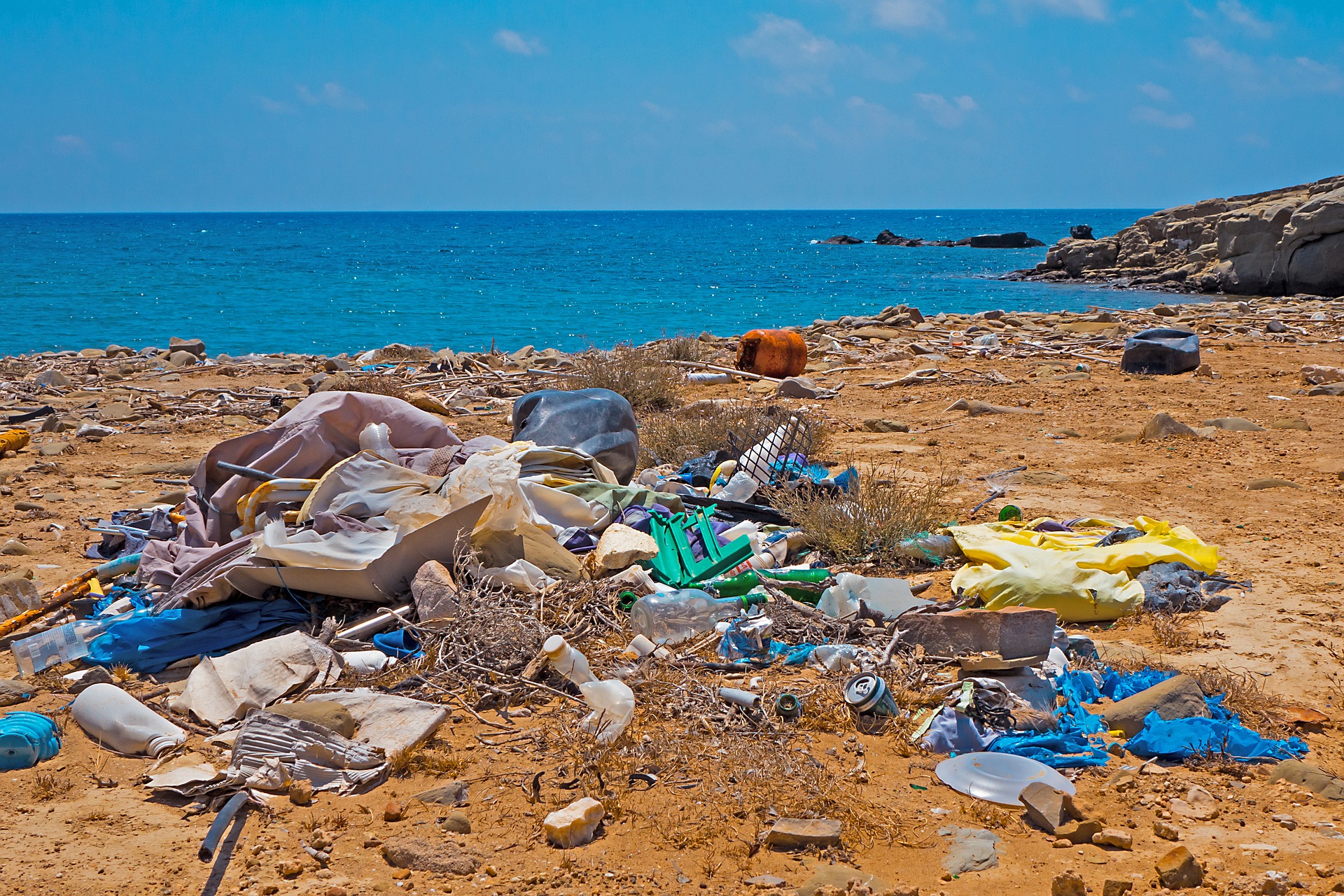 Naše dovolenkové destinácie sa plnia plastmi